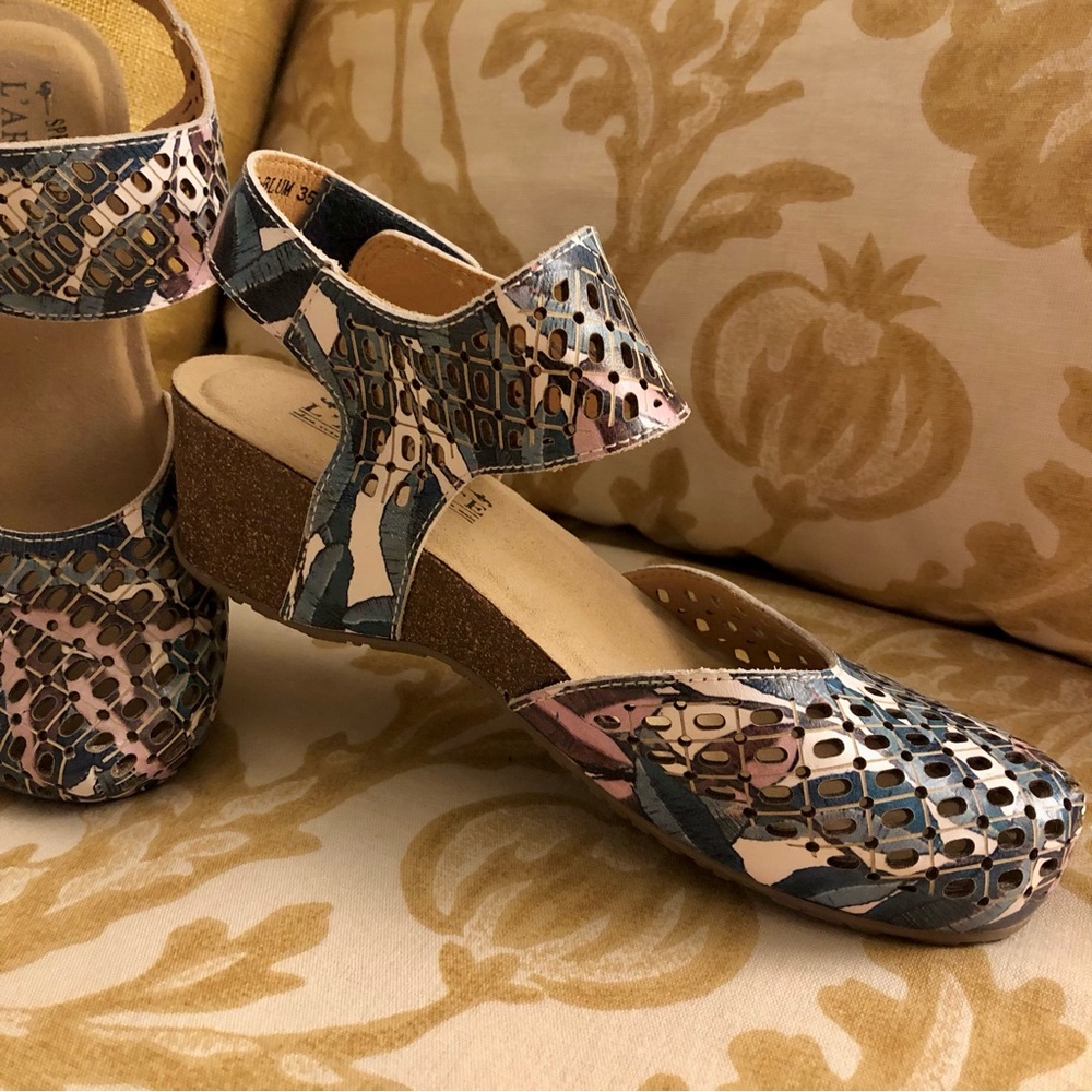 NWOT L’Artiste by Spring Step